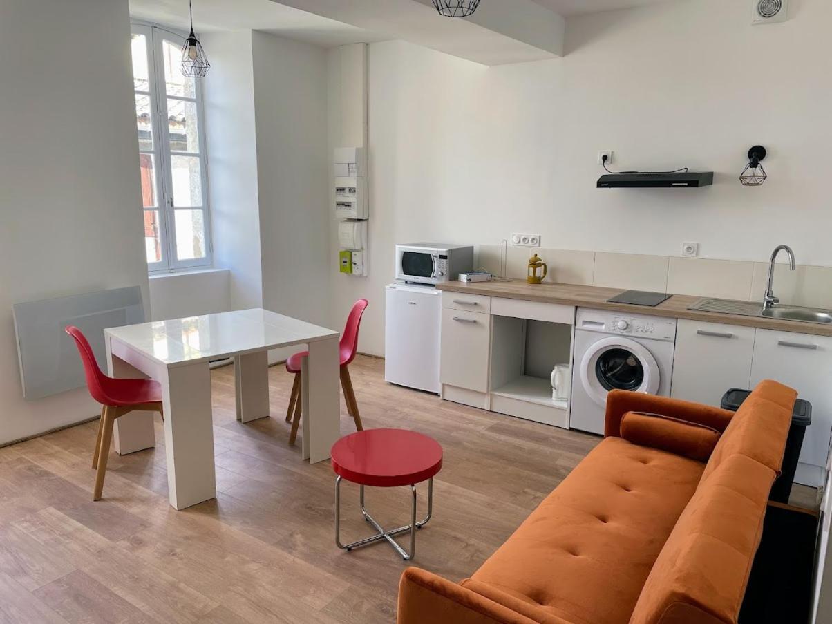 Le Colore- T2 Confortable Avec Vue Sur Nérac Exterior foto